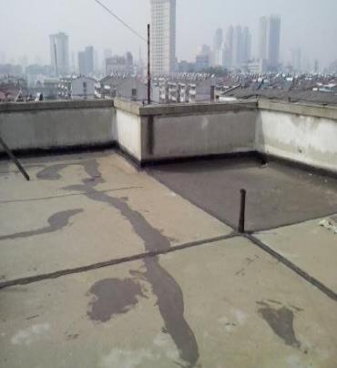 景洪漏水维修 楼顶漏水是什么原因，楼顶漏水维修方法是什么?